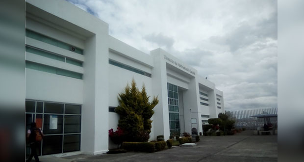 Trámites de titulación de BUAP llevan meses detenidos, acusan