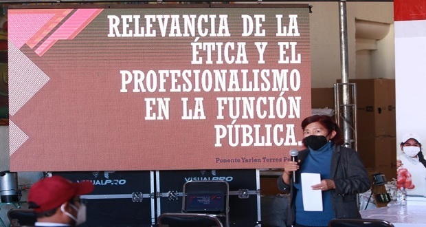 Dan plática de ética y profesionalismo a funcionarios de San Andrés