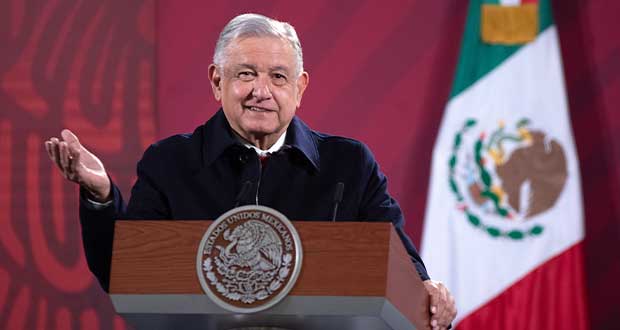 A tres años, encuestas dan a AMLO aprobación de hasta 72%; se recupera