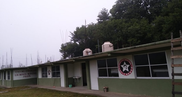 Estudiantes de CBTA de Ahuacatlán exigen servicios