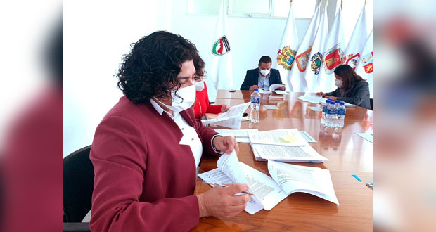Karina Pérez firma contrato con Fortaseg para adquirir 5 patrullas