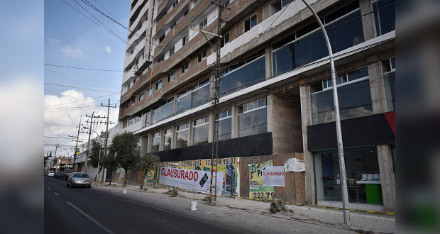 Medio Ambiente clausura construcción de edificio en Barrio de Santiago