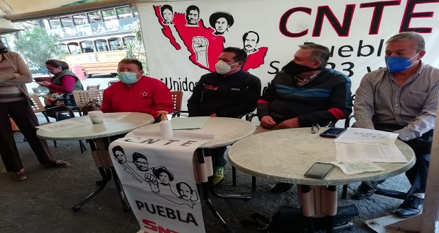 Acusa CNTE Puebla retención de aguinaldo a docente por “represión”