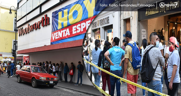 Filas por compras navideñas pese a Covid, poblanos saturan Centro Histórico