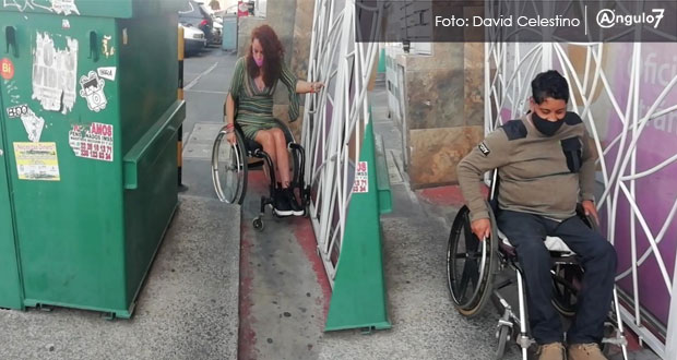 Sin fecha, reubicación de obstáculos a discapacitados en avenida Juárez