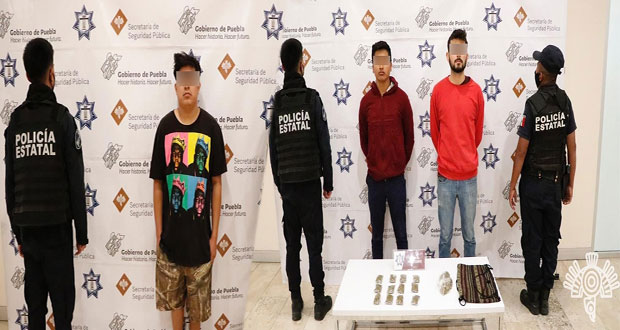 Detienen a tres vendedores de droga por internet