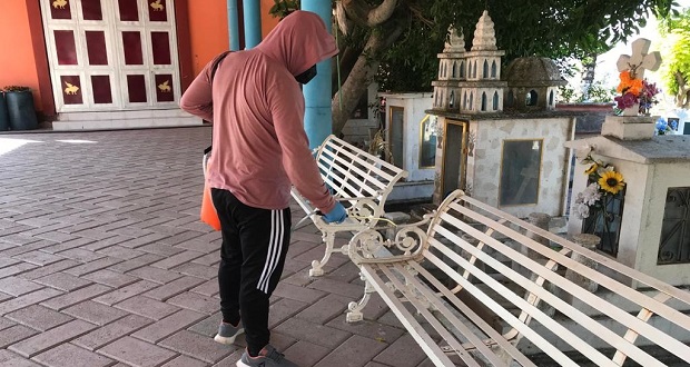 Antorcha realiza desinfección de espacios públicos en Toltecamila 