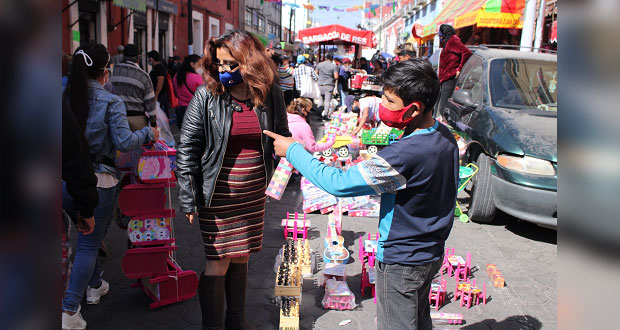 Locatarios, vendedores de juguetes en calles del CH, afirma Segom