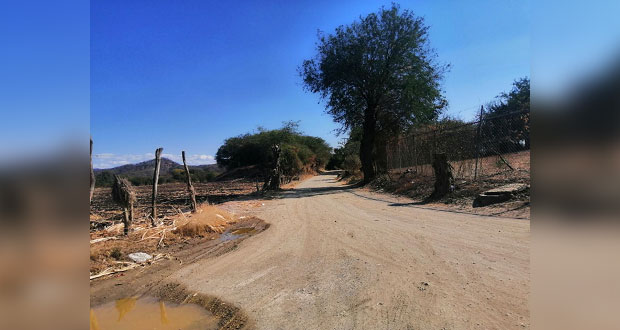 Vecinos de Epatlán denuncian falta de obra pública