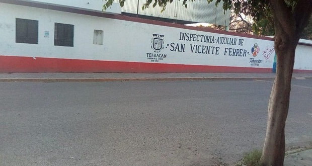 Funcionario de Tehuacán se reúne con vecinos de San Vicente