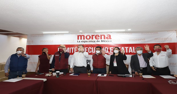 Sin todos los aspirantes, cierran filas contendientes de Morena a la alcaldía