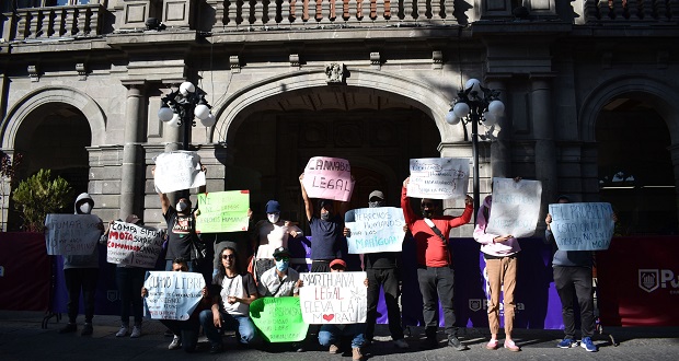 Con protesta, “Toque Poblano” acusa intimidación en plantón