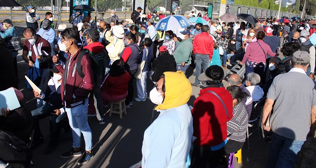 Fallece adulta mayor mientras esperaba vacuna contra Covid en CU