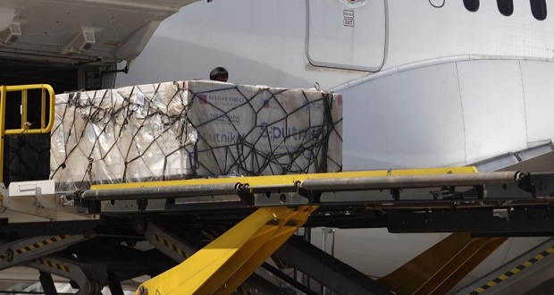 Llegan a México 200 mil vacunas Sputnik V; van 400 mil de 24 millones