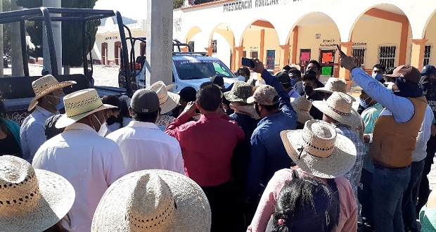 Tras presiones, renuncia edil auxiliar de Santiago Nopala