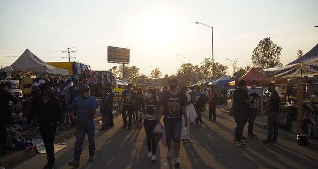 Aficionados regresan al estadio Cuauhtémoc tras más de un año en pandemia