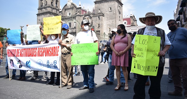 Bañeros de Puebla vuelven a marchar para exigir reabrir negocios