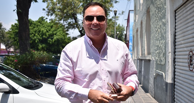 Candidato de FXM a alcaldía de Puebla presenta planilla de regidores