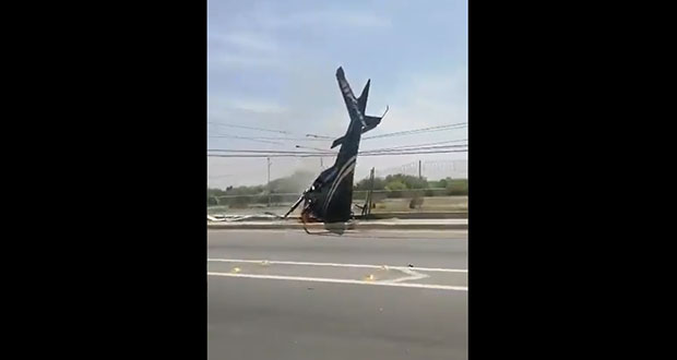 Captan helicóptero estrellado frente a campo militar en Nuevo León 