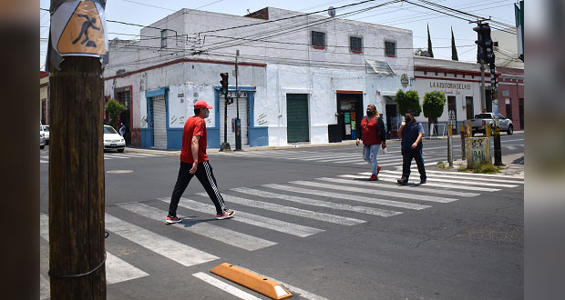 Colocan señales no oficiales en ciclovía poblana para evitar caídas