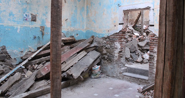 Derrumbe de casona en el barrio de la Luz deja un herido