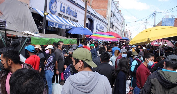 En viernes santo y sin calvario, abarrotan mercado de mariscos del CH