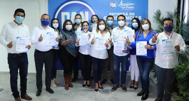 PAN Puebla entrega constancias a candidatos a diputaciones locales