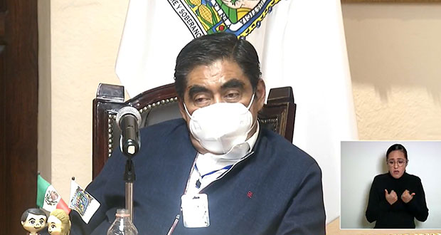 Sin confrontar, Barbosa reitera que regreso a aulas en Puebla será en agosto