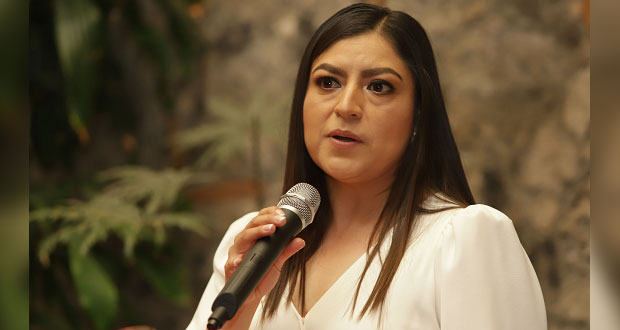 Ante IEE, Rivera pide debate entre candidatos a alcaldía de Puebla