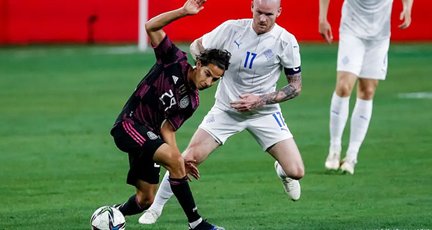 Con 2 goles, Lozano le da la victoria México sobre Islandia