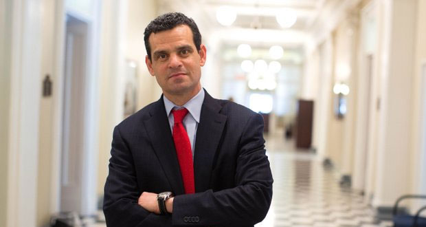Subdirector de CIA arriba a México para preparar visita de Harris