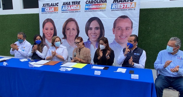 Va por México y colectivo firman compromiso a favor de mujeres
