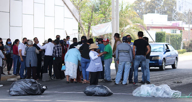 Con cierre, en Tlaxcalancingo piden salida de Junghanns por robar agua