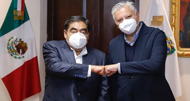 Barbosa se reúne con Fernando Morales, líder de MC en Puebla  
