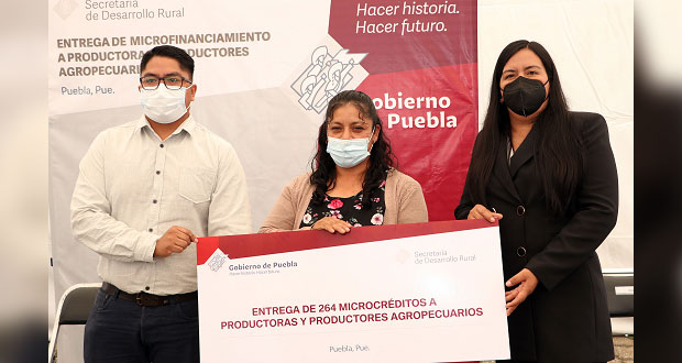 Entrega Desarrollo Rural 264 microcréditos a productores poblanos