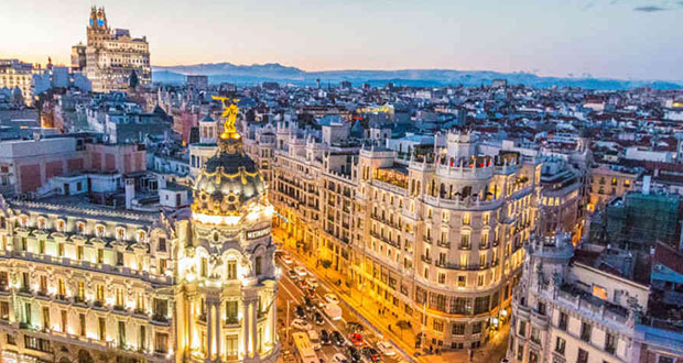 España abre sus fronteras para todos los turistas vacunados
