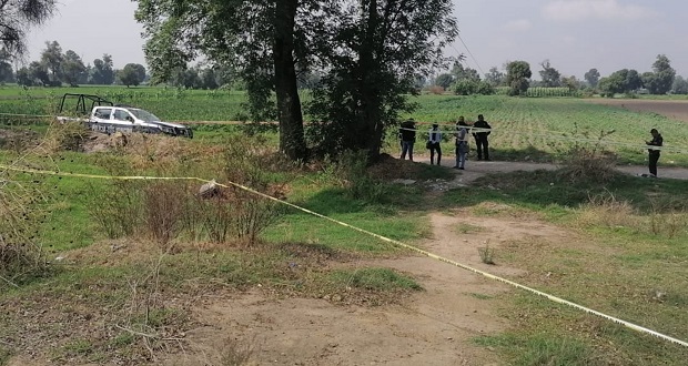 Hallan cadáver embolsado con mensaje en localidad de Texmelucan