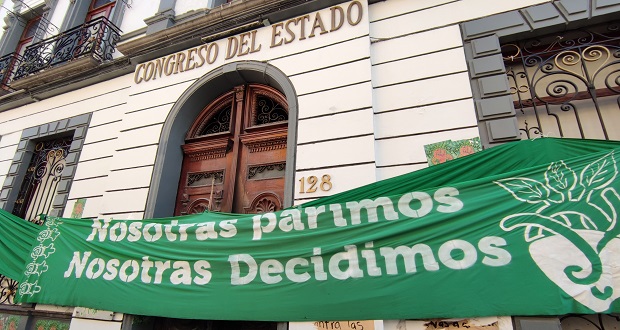 Ingresan al Congreso de Puebla iniciativas para despenalizar aborto