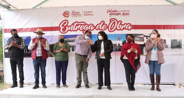 Karina Pérez entrega ampliación de drenaje en Acatepec  
