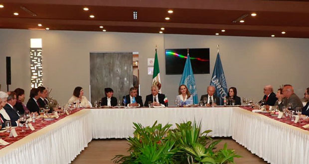 OMT reconoce a México por no restringir vuelos durante pandemia