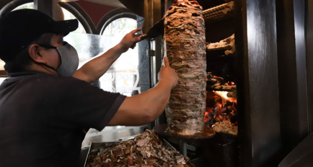 ¿Quieres ser taquero? En San Diego te pagan hasta 20 mil pesos