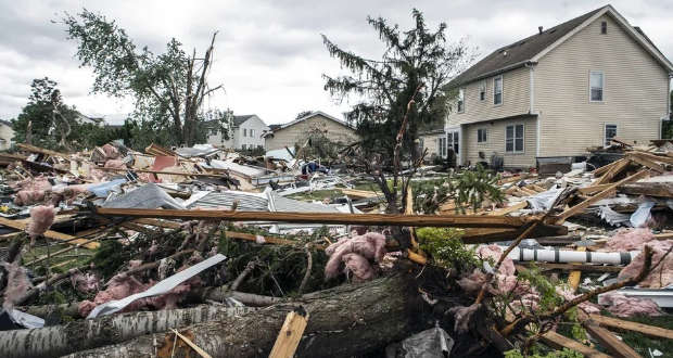 Tornado en las afueras Chicago deja daños de importancia