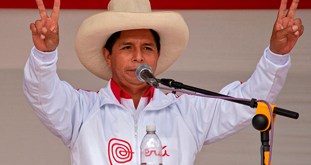 Tras tenso conteo, izquierdista Pedro Castillo gana presidencia de Perú