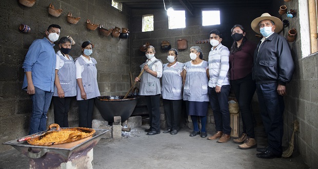 ¡Apóyalas! Cocineras de Calpan, finalistas de concurso nacional