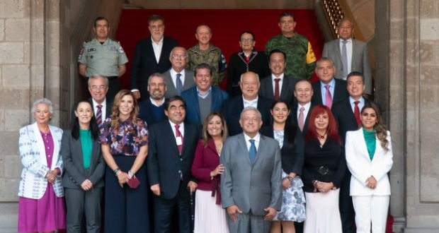 AMLO pide a gobernadores de Morena continuar trabajo contra violencia