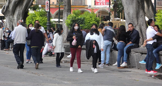 Alta afluencia de visitantes tras retiro del cerco al zócalo de Puebla