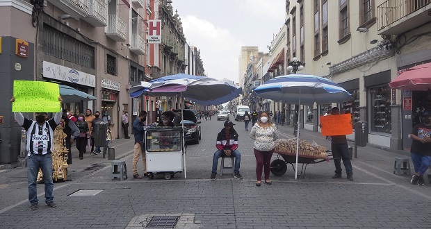 Cierran vendedores calles del CH, acusan decomiso “injusto”