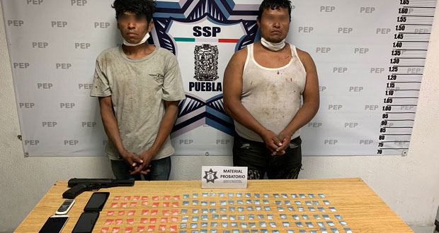 Estatales detienen a 2 presuntos narcomenudistas en Tres Cerritos