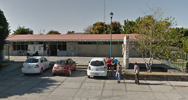 Grupo armado irrumpe en IMSS de Chietla para robar a personal médico