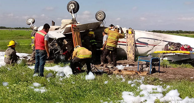Piloto muerto y pasajera herida, por desplome de avioneta en Durango